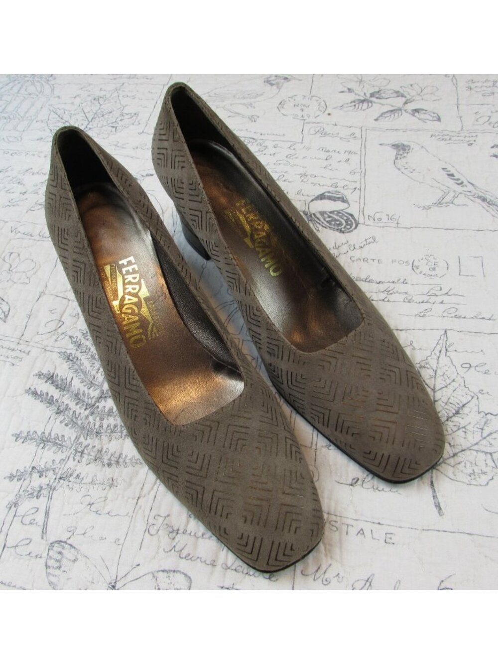 Salvatore Ferragamo Italy Women Taupe Bronze Florence leather Block Heel Pumps 9